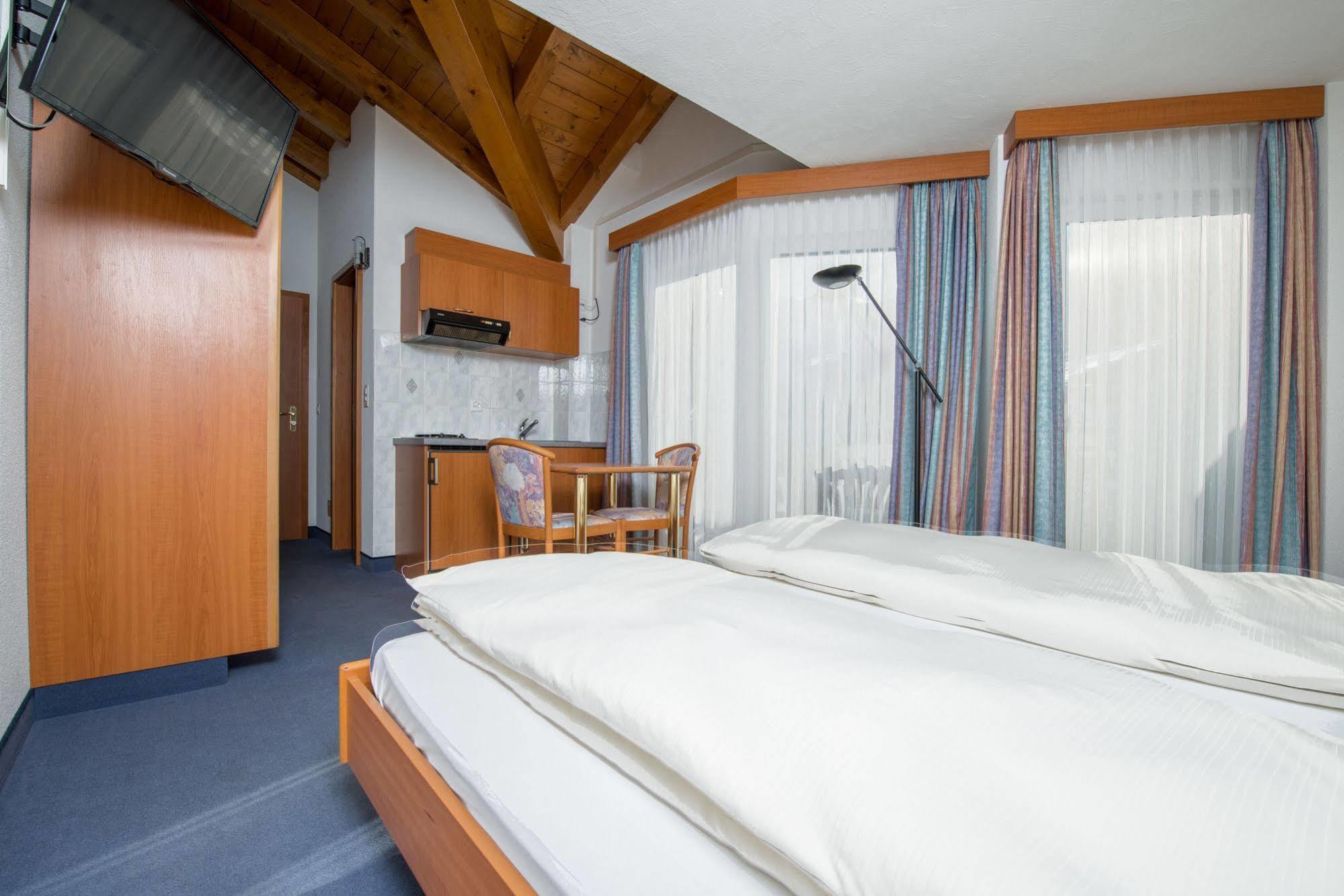 Hotel Alpenperle Saas-Fee Ngoại thất bức ảnh
